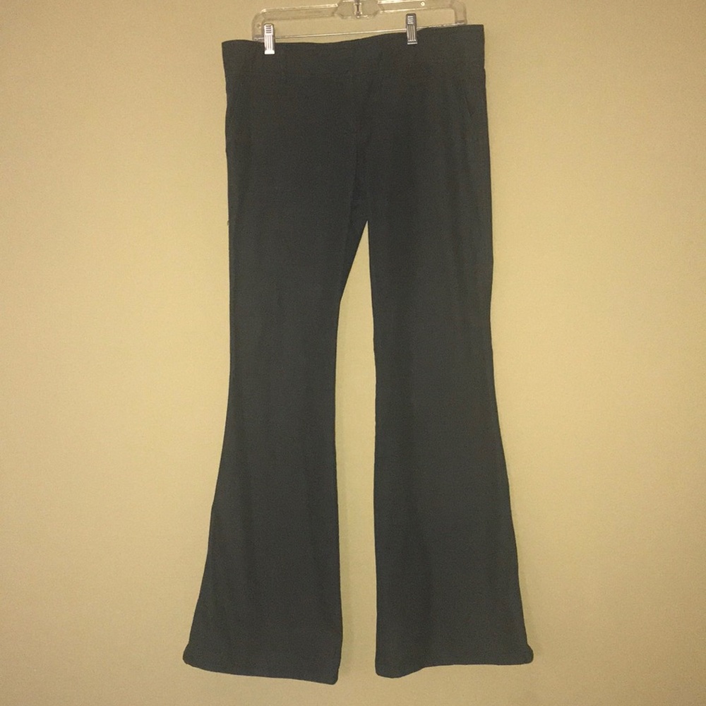 Dark gray striped pant